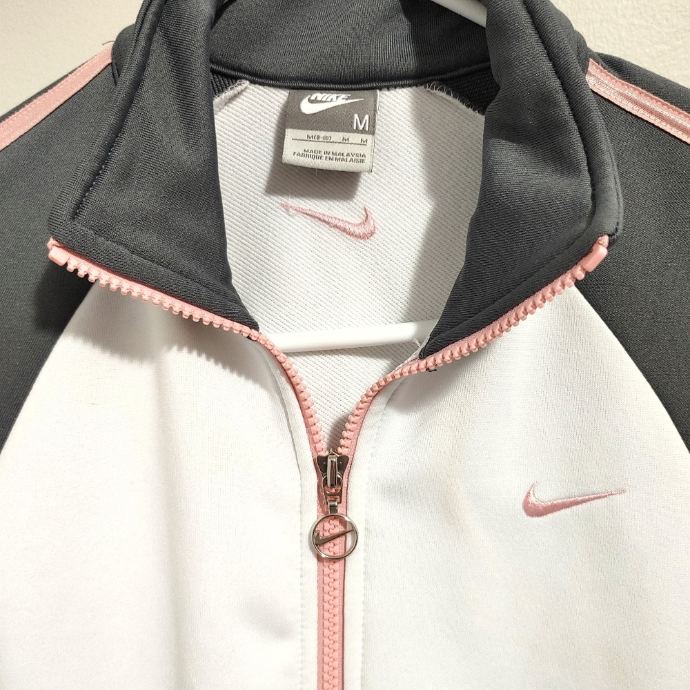 Nike full zip top. - Picture 5 of 9